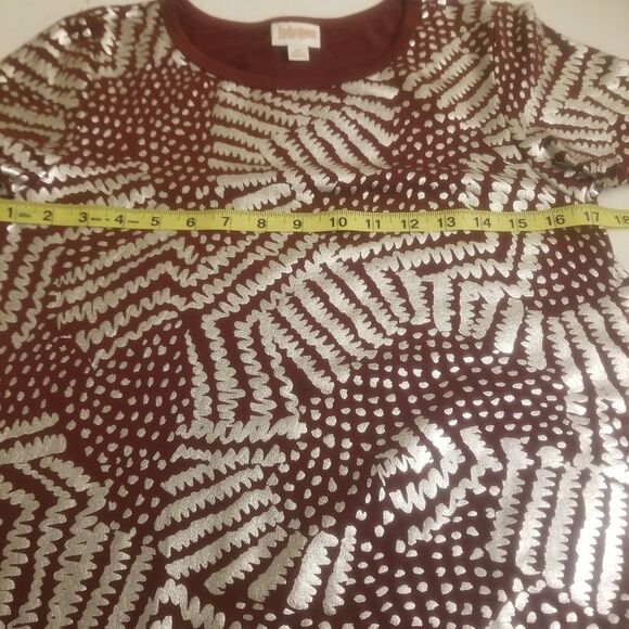 LuLaRoe Carly Short Sleeve Swing Dress Burgundy Silver Metallic Zigzag Sz XSmall - Picture 8 of 10